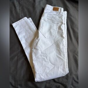 Elegant White Skinny Jeans for Women
